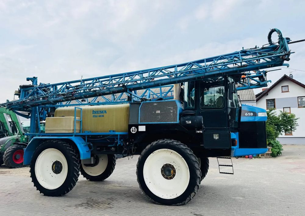 Challenger ROGATOR 618 - Sprayer: picture 2 Challenger ROGATOR 618 - Sprayer: picture 2