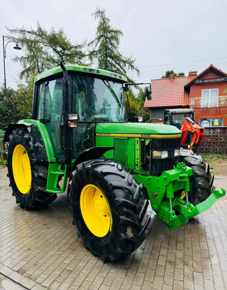 John Deere 6400 - Farm tractor: picture 1 John Deere 6400 - Farm tractor: picture 1