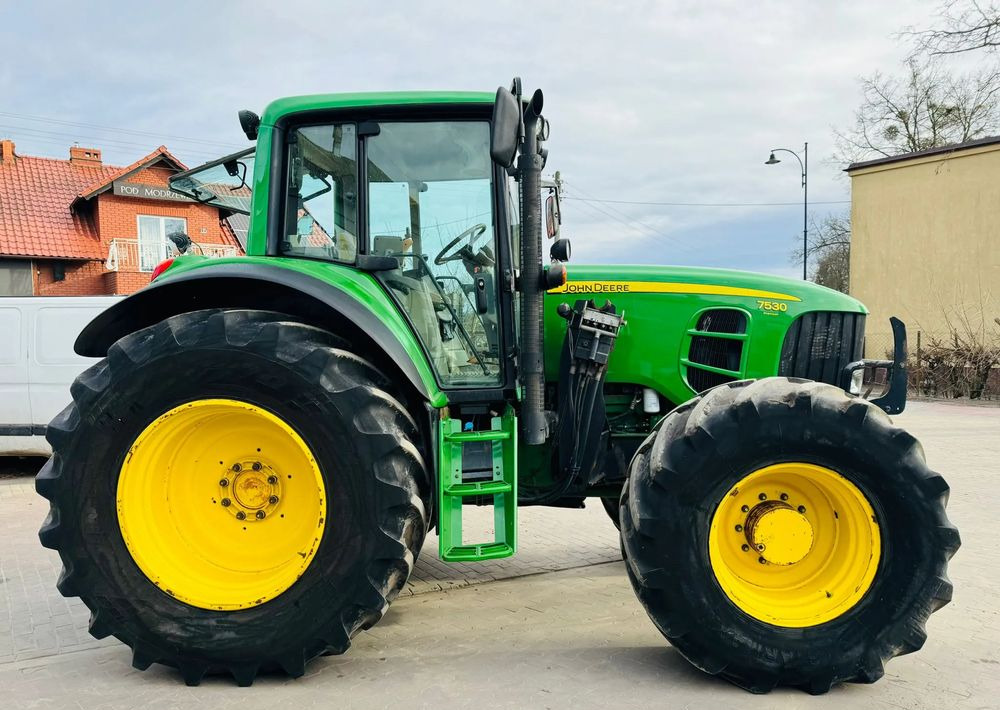 John Deere 7530 - Farm tractor: picture 4 John Deere 7530 - Farm tractor: picture 4