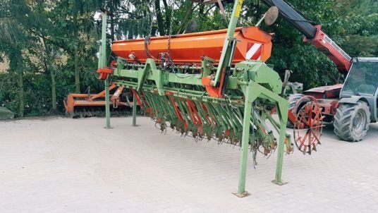 Kuhn LOGISEM 4000 - Seed drill: picture 5 Kuhn LOGISEM 4000 - Seed drill: picture 5