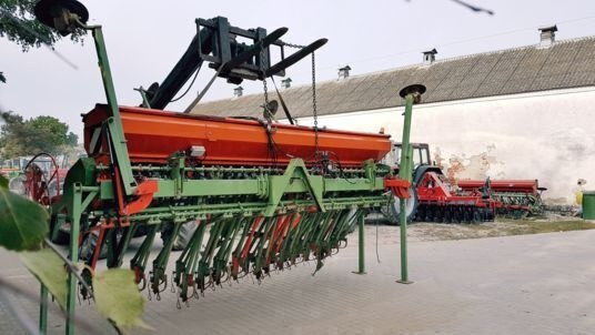 Kuhn LOGISEM 4000 - Seed drill: picture 1 Kuhn LOGISEM 4000 - Seed drill: picture 1