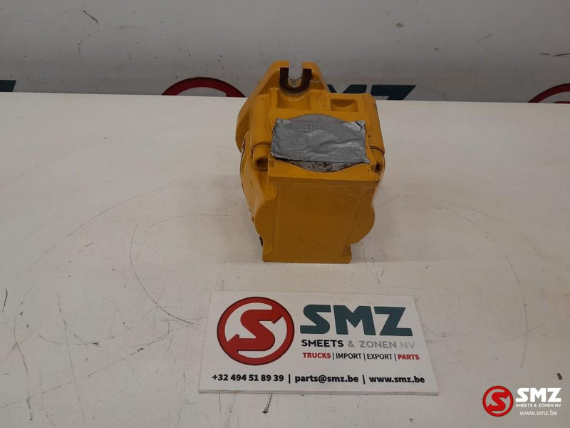 Caterpillar Auxiliary gear pump Caterpillar - Hydraulic pump for Material handling equipment: picture 4 Caterpillar Auxiliary gear pump Caterpillar - Hydraulic pump for Material handling equipment: picture 4
