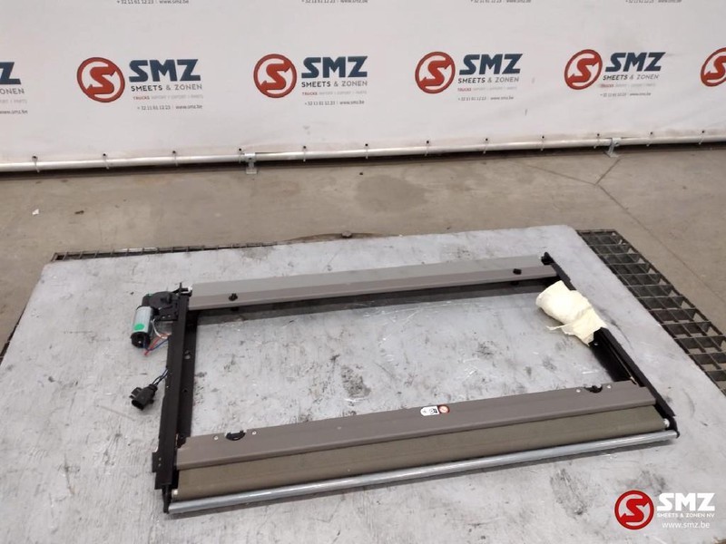 DAF Occ Webasto zonnescherm DAF XF - Cab and interior for Truck: picture 2 DAF Occ Webasto zonnescherm DAF XF - Cab and interior for Truck: picture 2