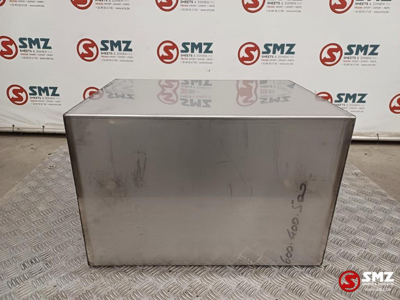 Diversen Occ RVS gereedschapskoffer 60 cm x 50 cm x 40 cm - Frame/ Chassis for Truck: picture 5 Diversen Occ RVS gereedschapskoffer 60 cm x 50 cm x 40 cm - Frame/ Chassis for Truck: picture 5