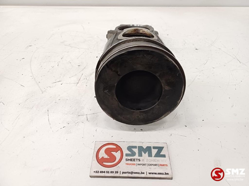 Iveco Occ drijfstang + piston Cursor 8 Iveco - Engine and parts for Truck: picture 3 Iveco Occ drijfstang + piston Cursor 8 Iveco - Engine and parts for Truck: picture 3