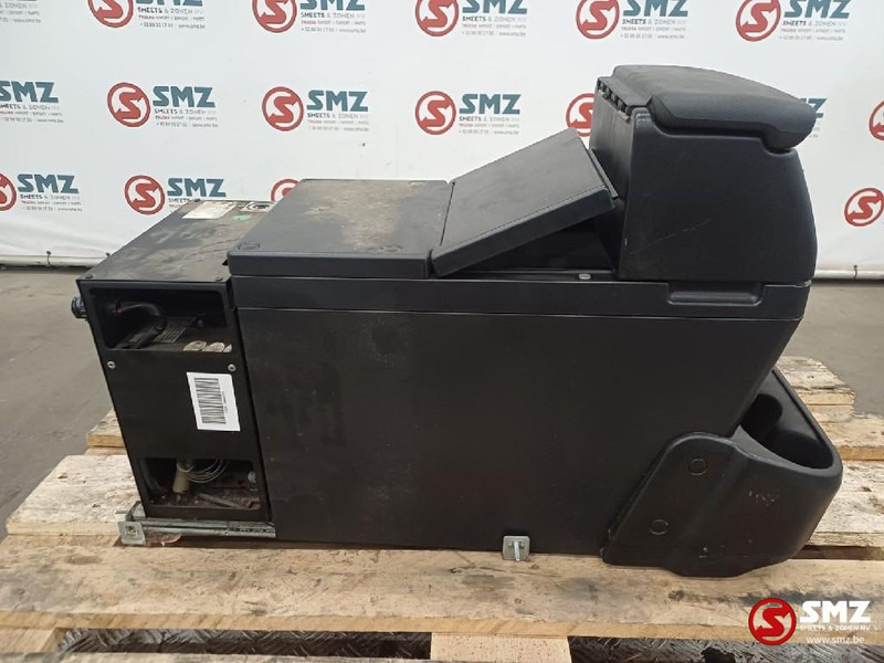 Iveco Occ koelkast 24L Iveco - Cab and interior for Truck: picture 2 Iveco Occ koelkast 24L Iveco - Cab and interior for Truck: picture 2