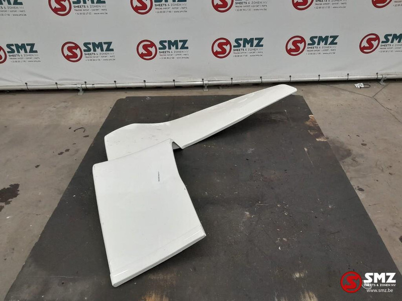 MAN Occ cabinespoiler rechtsboven MAN - Aerodynamics/ Spoiler for Truck: picture 1 MAN Occ cabinespoiler rechtsboven MAN - Aerodynamics/ Spoiler for Truck: picture 1