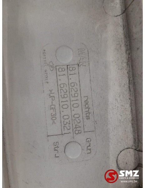 MAN Occ cabinespoiler rechtsboven MAN - Aerodynamics/ Spoiler for Truck: picture 4 MAN Occ cabinespoiler rechtsboven MAN - Aerodynamics/ Spoiler for Truck: picture 4