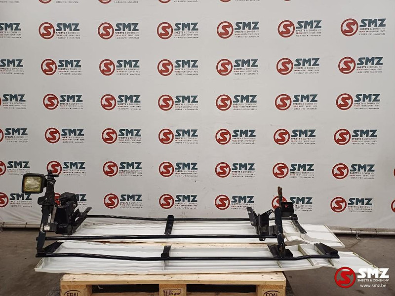 MAN Occ cabinespoilerset links/rechts MAN - Aerodynamics/ Spoiler for Truck: picture 3 MAN Occ cabinespoilerset links/rechts MAN - Aerodynamics/ Spoiler for Truck: picture 3