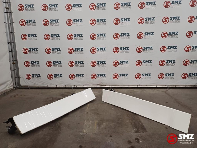 MAN Occ cabinespoilerset links/rechts MAN - Aerodynamics/ Spoiler for Truck: picture 1 MAN Occ cabinespoilerset links/rechts MAN - Aerodynamics/ Spoiler for Truck: picture 1