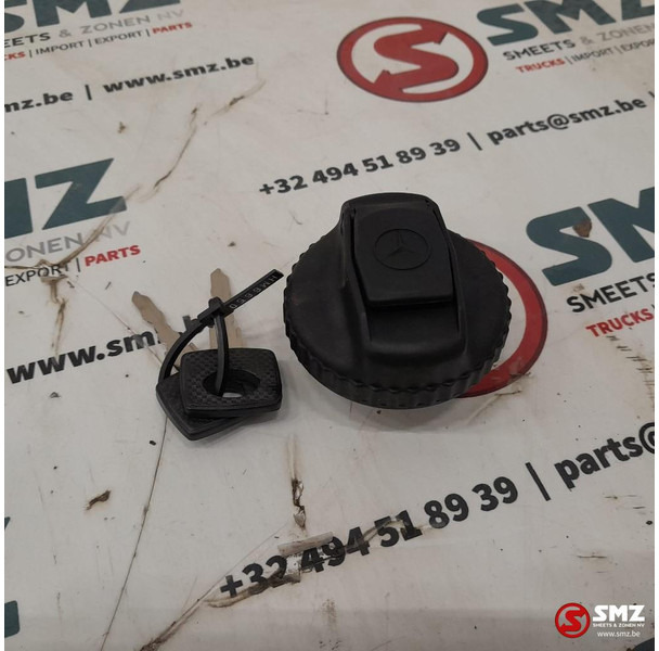 Mercedes-Benz Tankdop met sleutel Mercedes - Fuel system for Truck: picture 1 Mercedes-Benz Tankdop met sleutel Mercedes - Fuel system for Truck: picture 1