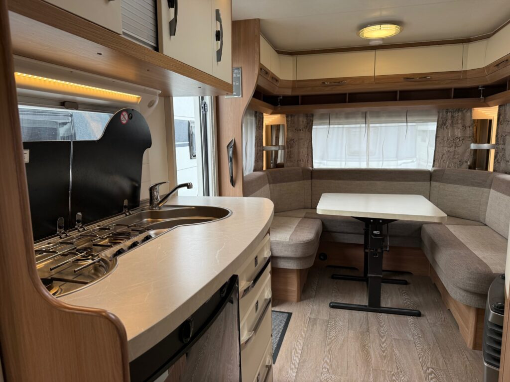 Caravan Hobby De Luxe 455 UF 2020: picture 11 Caravan Hobby De Luxe 455 UF 2020: picture 11