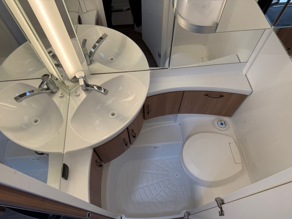 Caravan Hobby De Luxe 455 UF 2020: picture 10 Caravan Hobby De Luxe 455 UF 2020: picture 10