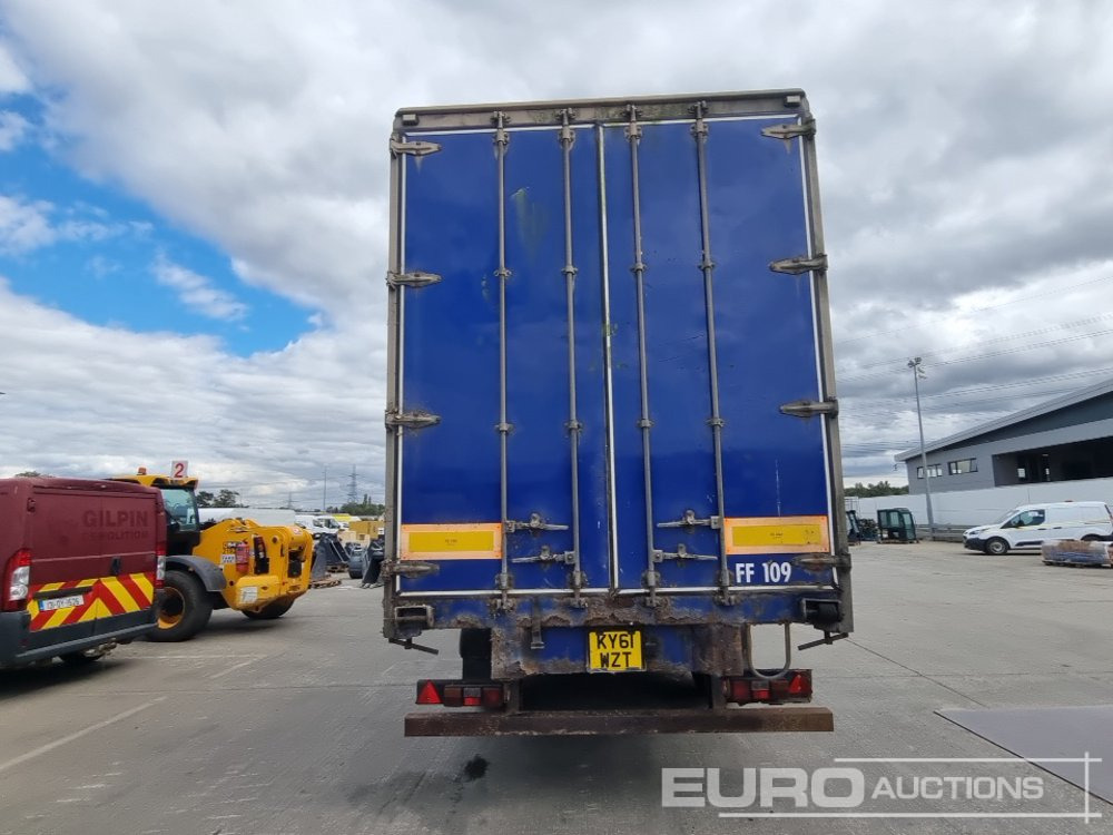 2004 SDC Trailer Tri Axle Curtainsider Trailer - Curtainsider semi-trailer: picture 4 2004 SDC Trailer Tri Axle Curtainsider Trailer - Curtainsider semi-trailer: picture 4