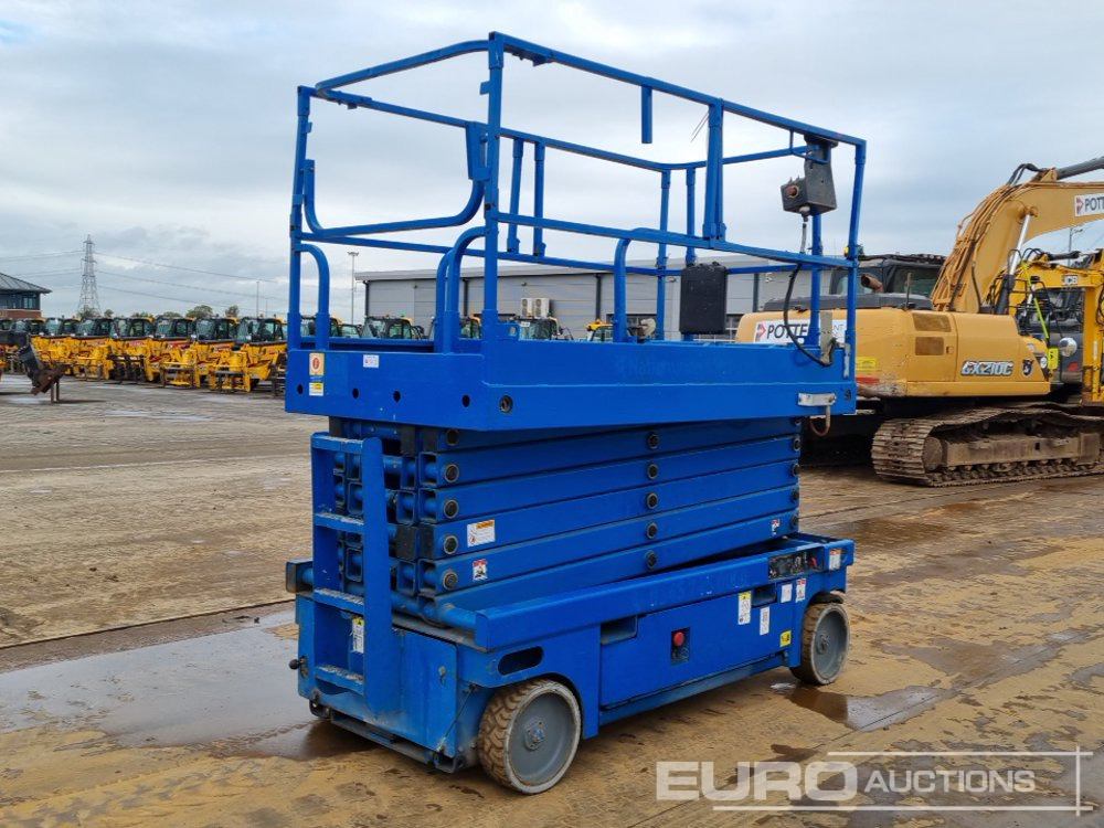 2010 Haulotte Compact 14 - Aerial platform: picture 5 2010 Haulotte Compact 14 - Aerial platform: picture 5