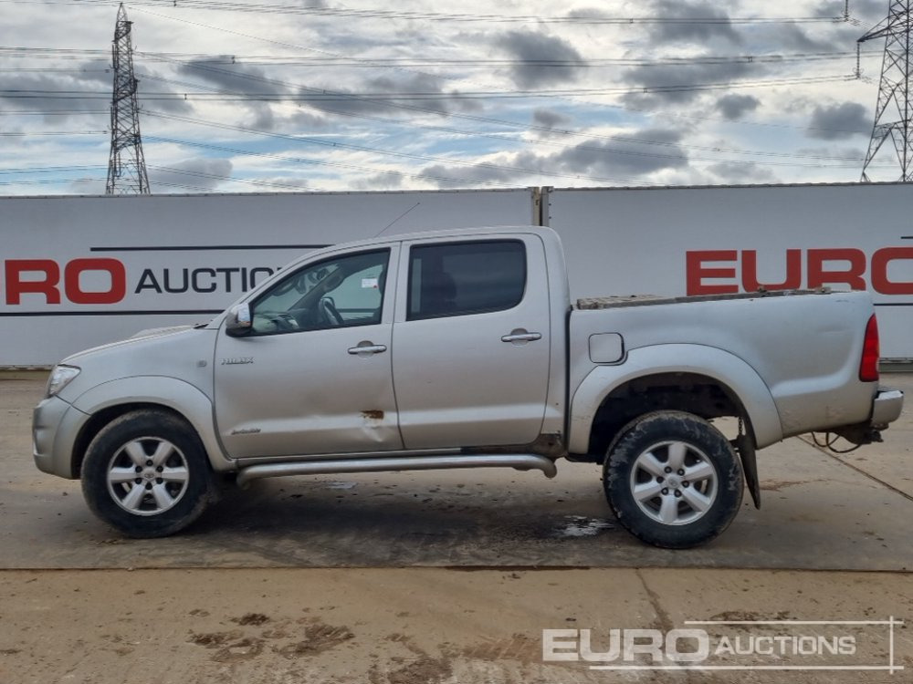 2010 Toyota Hilux Invincible - Pickup truck: picture 3 2010 Toyota Hilux Invincible - Pickup truck: picture 3