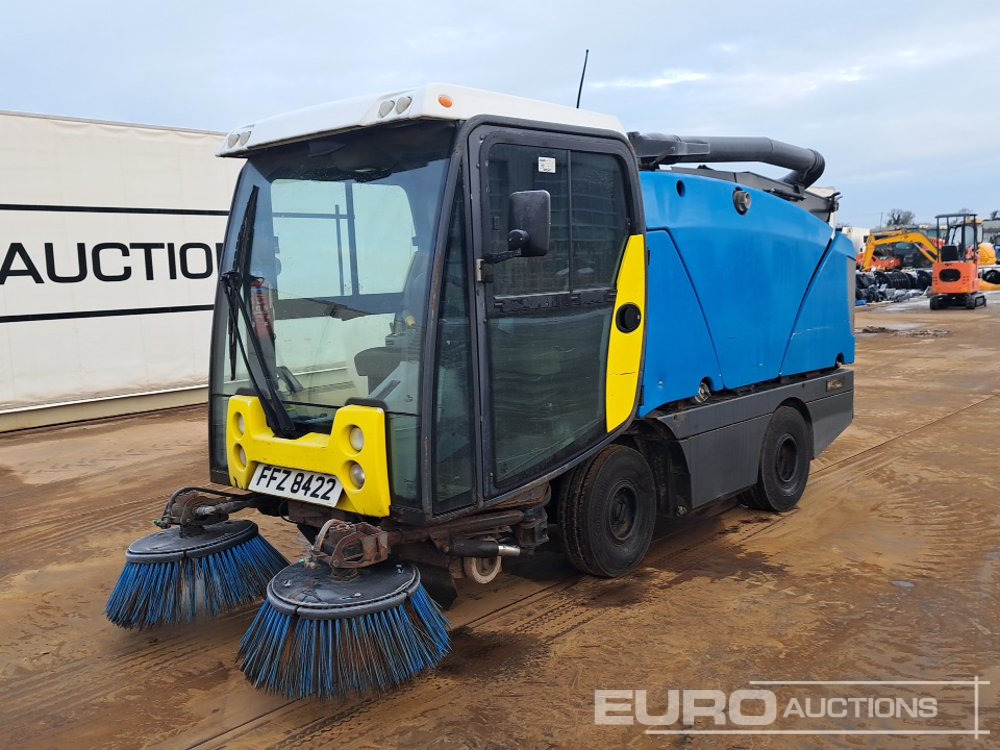 2011 Johnston 142A 101T - Road sweeper: picture 1 2011 Johnston 142A 101T - Road sweeper: picture 1