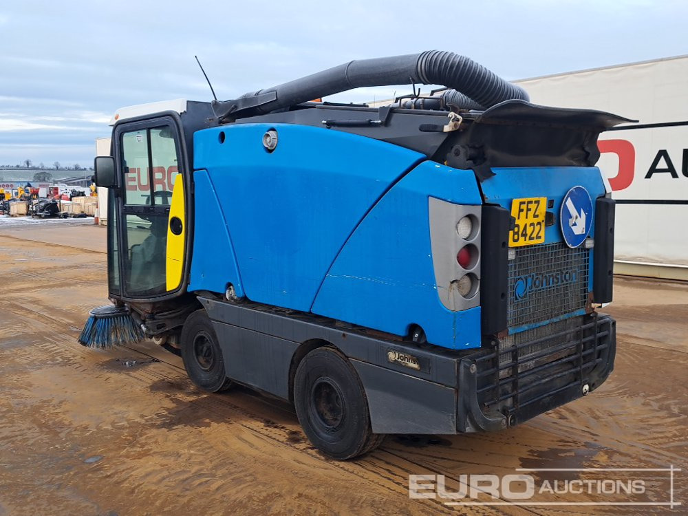 2011 Johnston 142A 101T - Road sweeper: picture 3 2011 Johnston 142A 101T - Road sweeper: picture 3