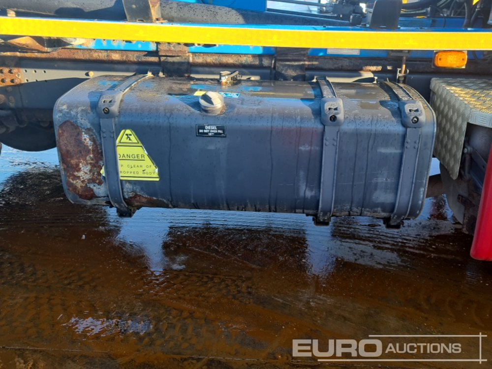 Hook lift truck 2012 Scania P360: picture 42