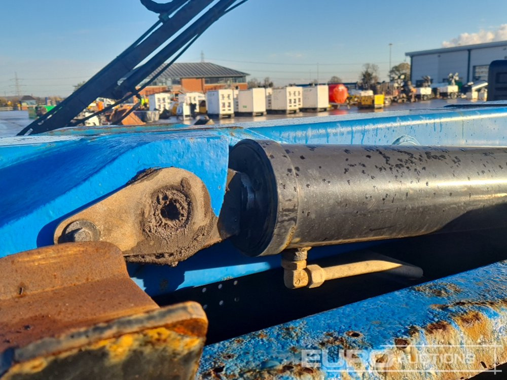 Hook lift truck 2012 Scania P360: picture 40