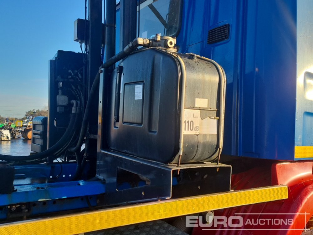 Hook lift truck 2012 Scania P360: picture 43