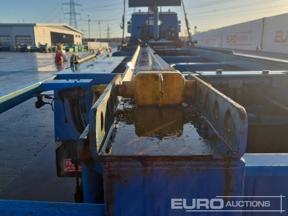 Hook lift truck 2012 Scania P360: picture 32