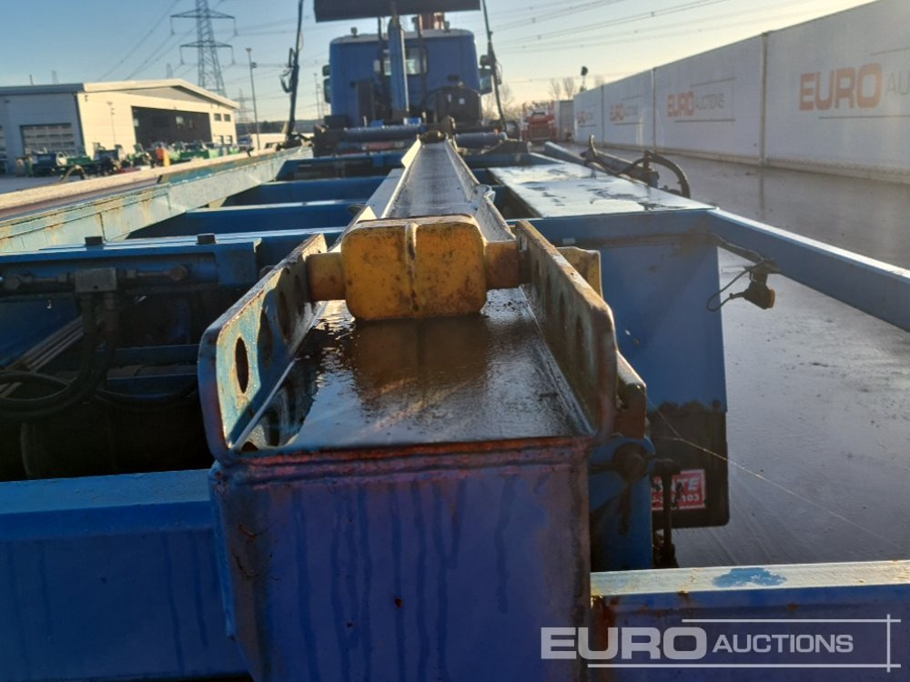 Hook lift truck 2012 Scania P360: picture 33