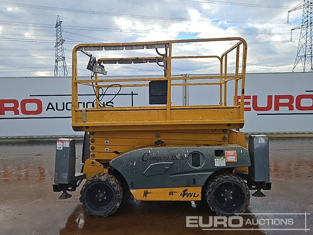 2014 Haulotte Compact 10DX - Aerial platform: picture 2 2014 Haulotte Compact 10DX - Aerial platform: picture 2