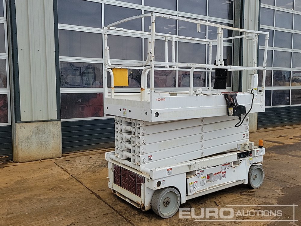 2014 Haulotte Compact 14 - Aerial platform: picture 5 2014 Haulotte Compact 14 - Aerial platform: picture 5