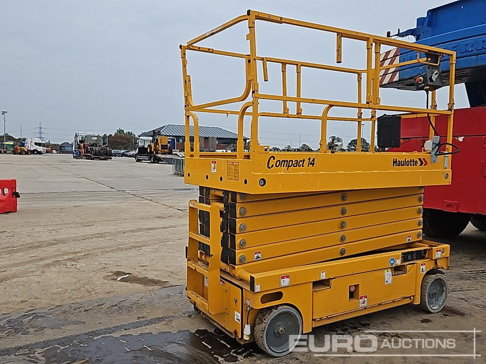 2014 Haulotte Compact 14 - Aerial platform: picture 5 2014 Haulotte Compact 14 - Aerial platform: picture 5