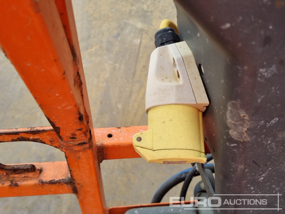 Articulated boom 2014 JLG 1250AJP: picture 27