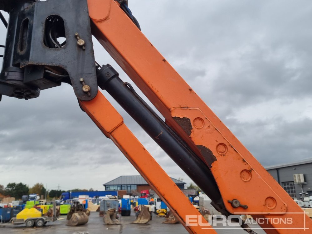 Articulated boom 2014 JLG 1250AJP: picture 17