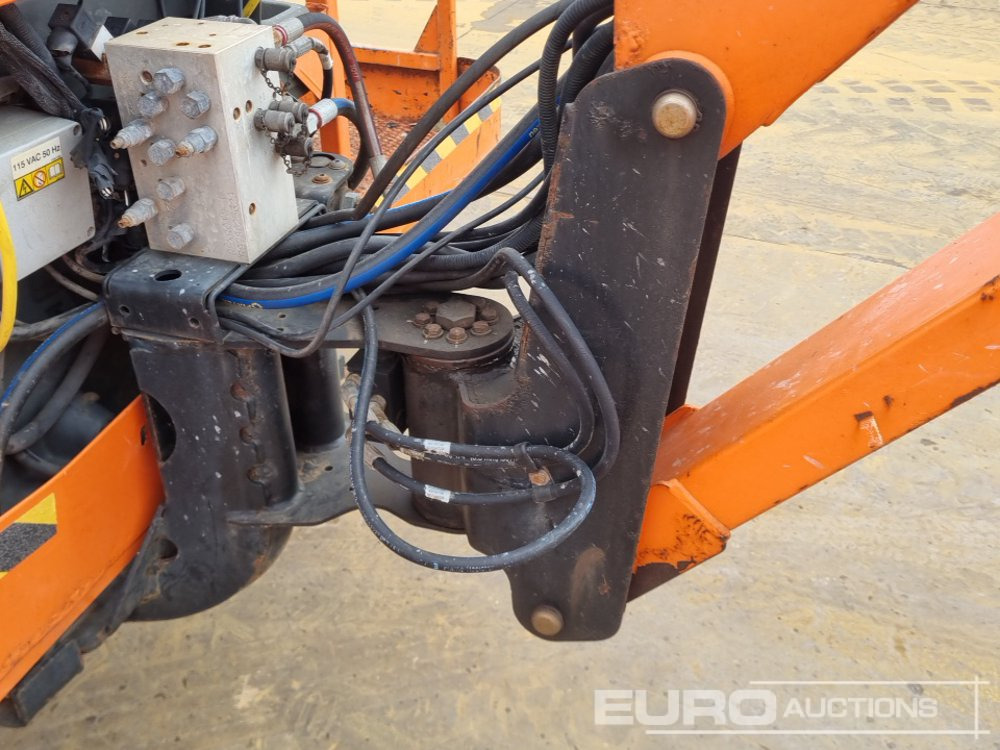 Articulated boom 2014 JLG 1250AJP: picture 28