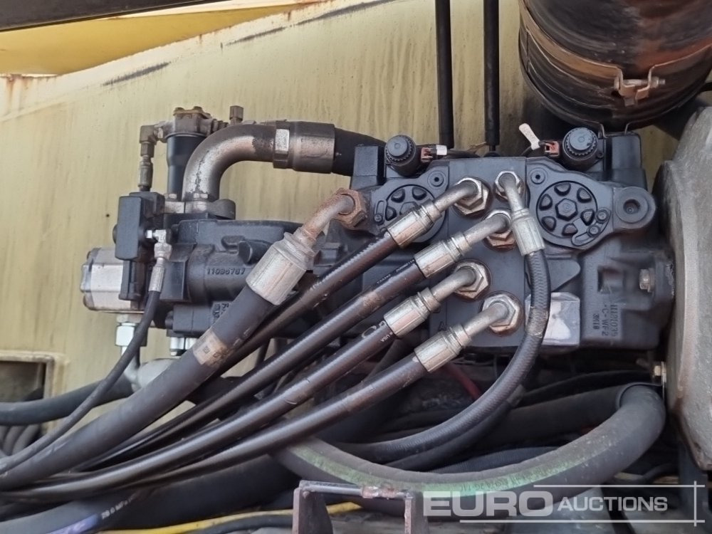 Articulated boom 2014 JLG 1250AJP: picture 33