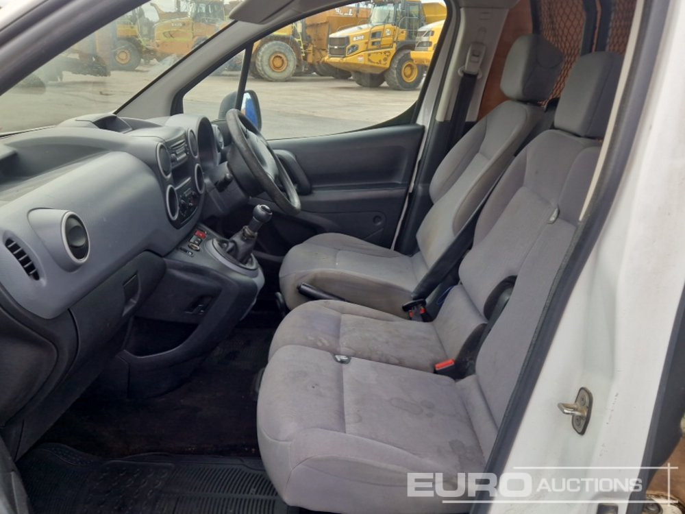 Small van 2014 Peugeot Partner: picture 17