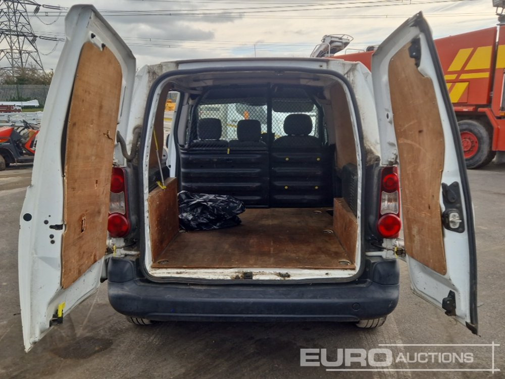 Small van 2014 Peugeot Partner: picture 15