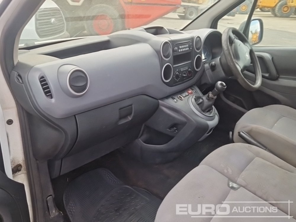 Small van 2014 Peugeot Partner: picture 18