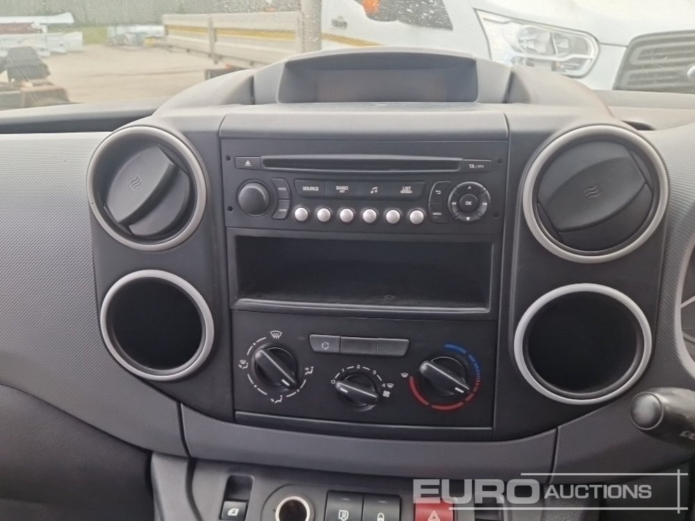 Small van 2014 Peugeot Partner: picture 24