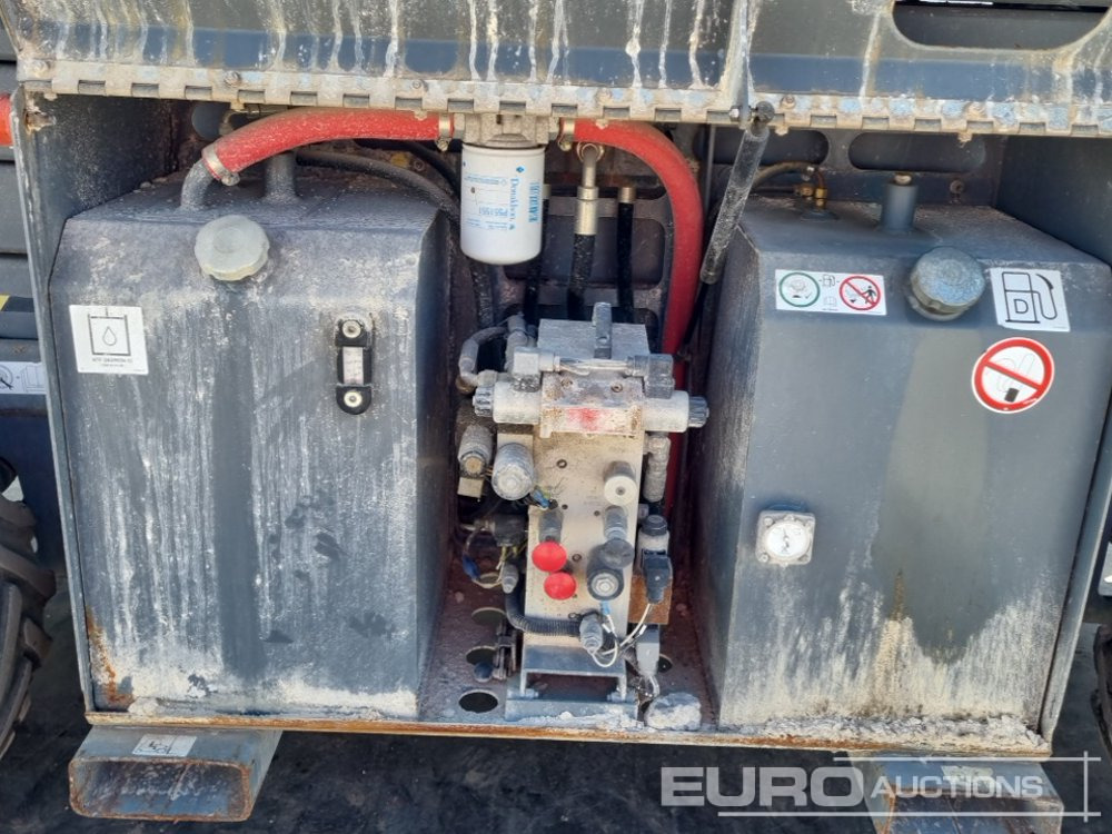 Aerial platform 2014 SkyJack SJ6832RT: picture 16