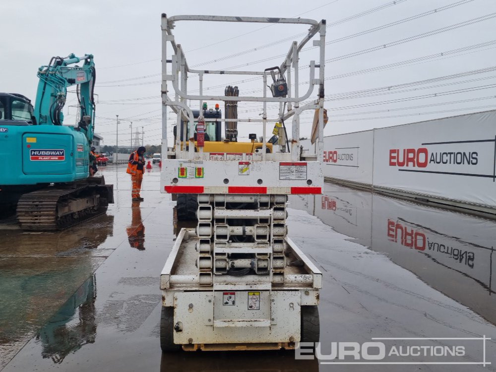 2015 Haulotte Compact 14 - Aerial platform: picture 4 2015 Haulotte Compact 14 - Aerial platform: picture 4