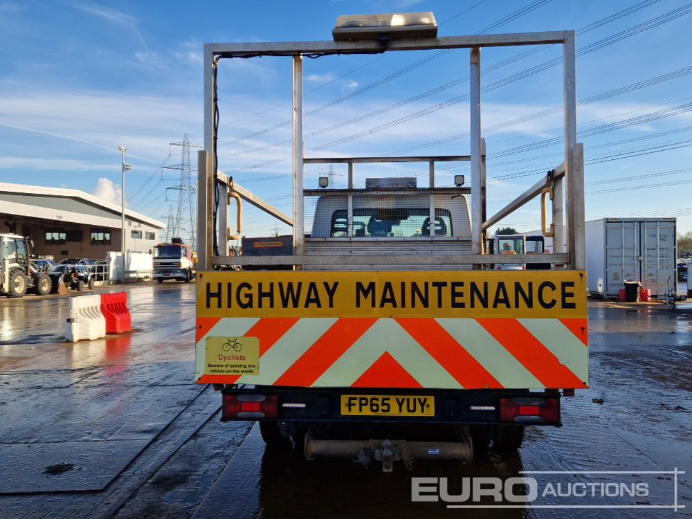 2015 Iveco Daily 35C13 - Flatbed van: picture 4 2015 Iveco Daily 35C13 - Flatbed van: picture 4