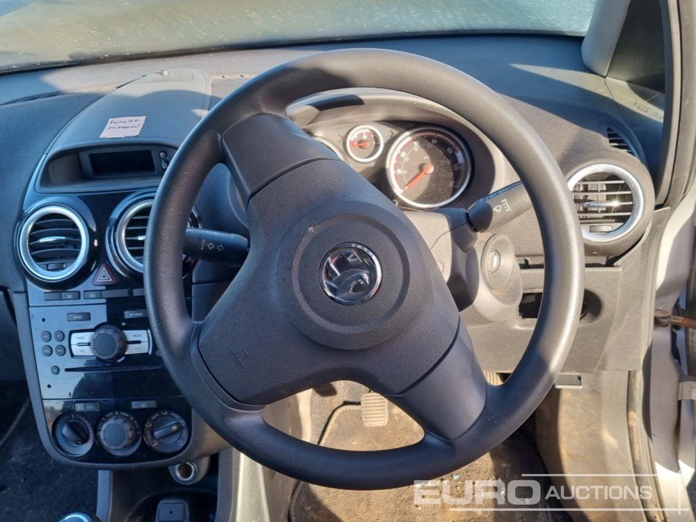 Car 2015 Vauxhall Corsa Sportive: picture 24