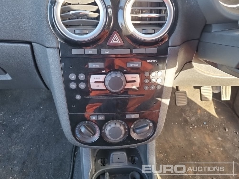 Car 2015 Vauxhall Corsa Sportive: picture 29