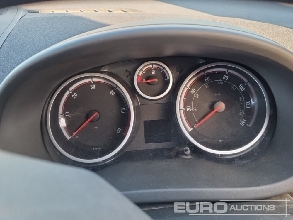 Car 2015 Vauxhall Corsa Sportive: picture 25