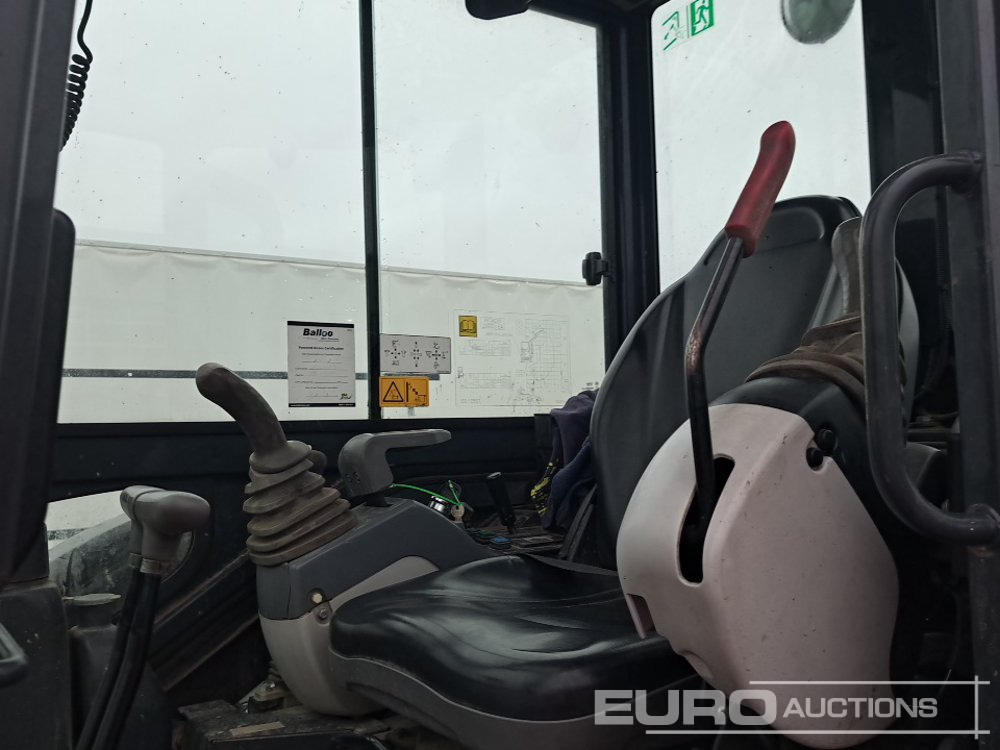 Mini excavator 2017 Hitachi ZX26U-5A CR: picture 29