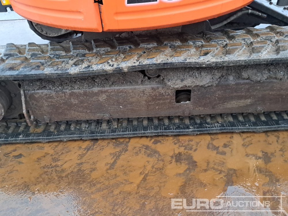 Mini excavator 2017 Hitachi ZX26U-5A CR: picture 13