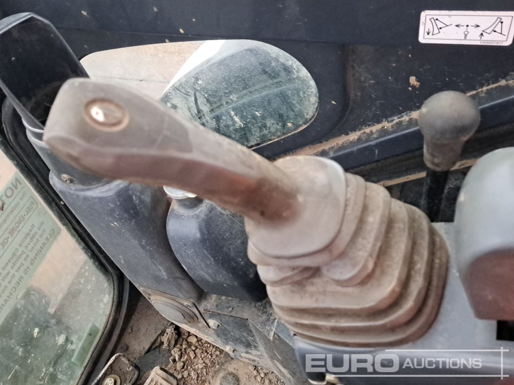 Mini excavator 2017 Hitachi ZX26U-5A CR: picture 33