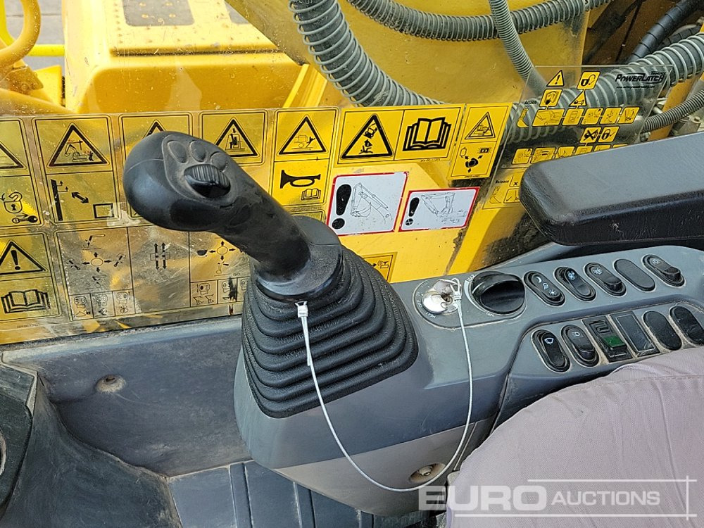 Crawler excavator 2017 Komatsu HB215LC-2: picture 47