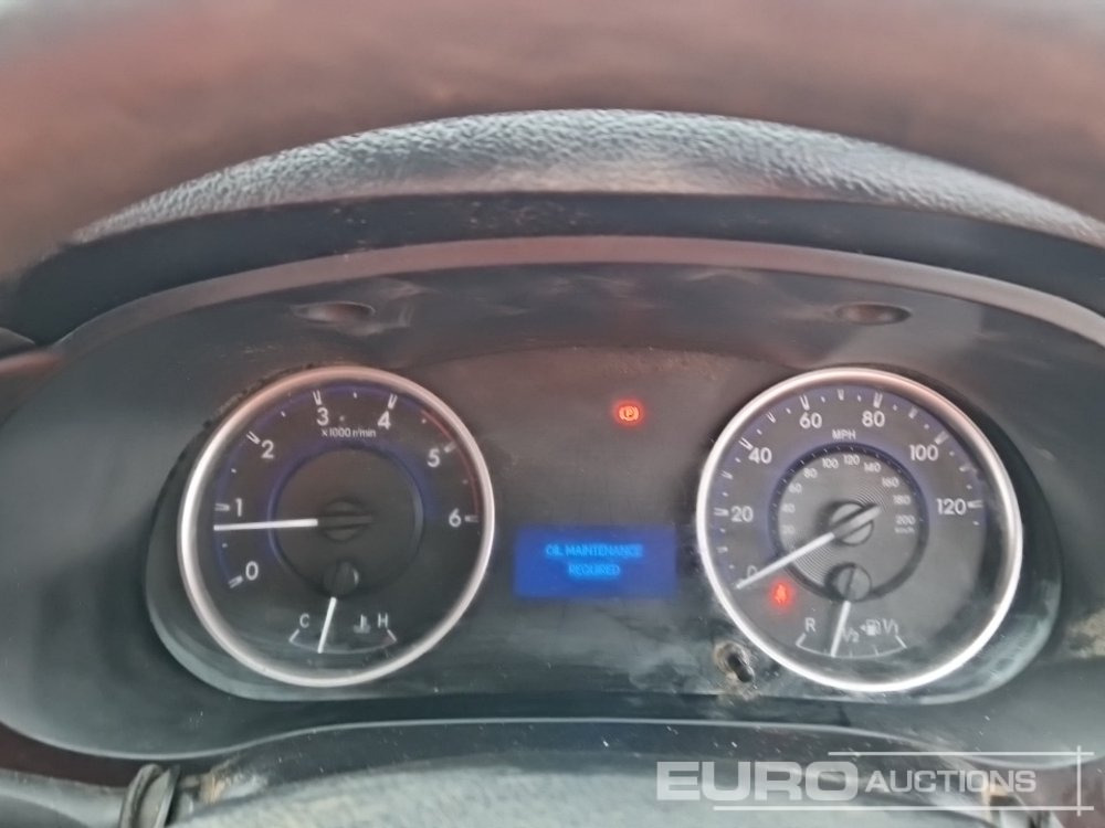 Pickup truck 2017 Toyota Hilux: picture 38