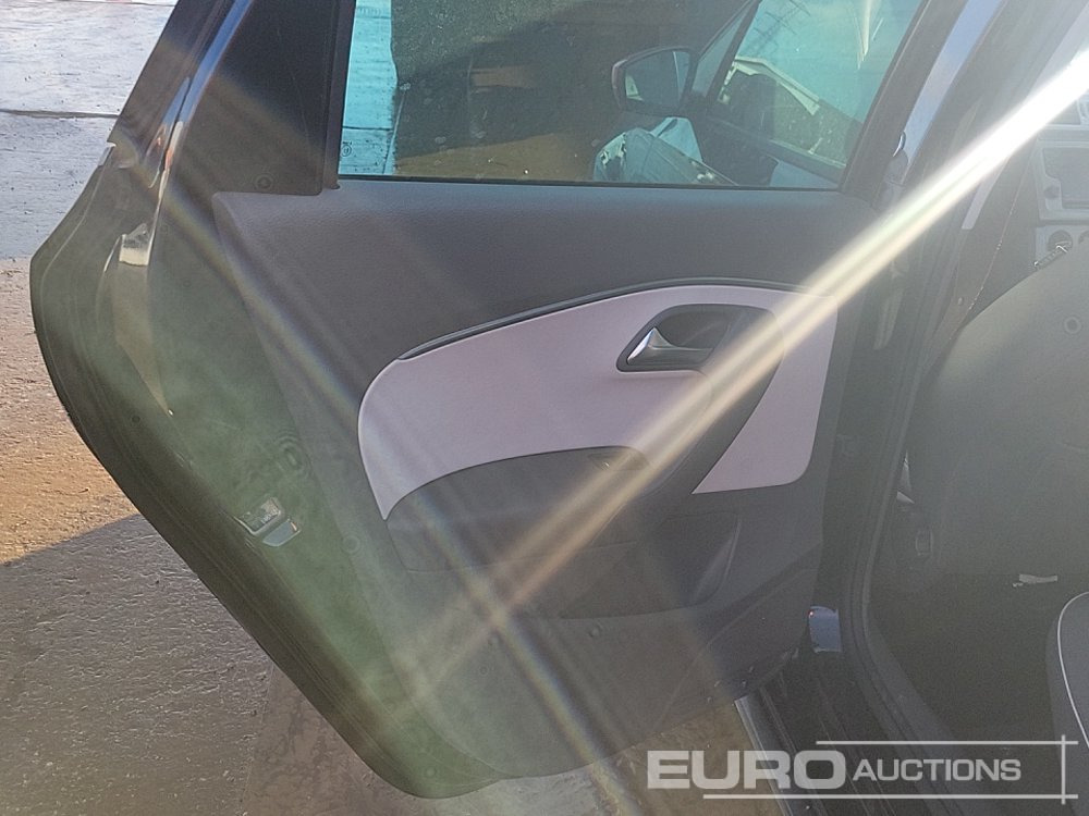 Car 2017 Volkswagen Polo: picture 21 Car 2017 Volkswagen Polo: picture 21